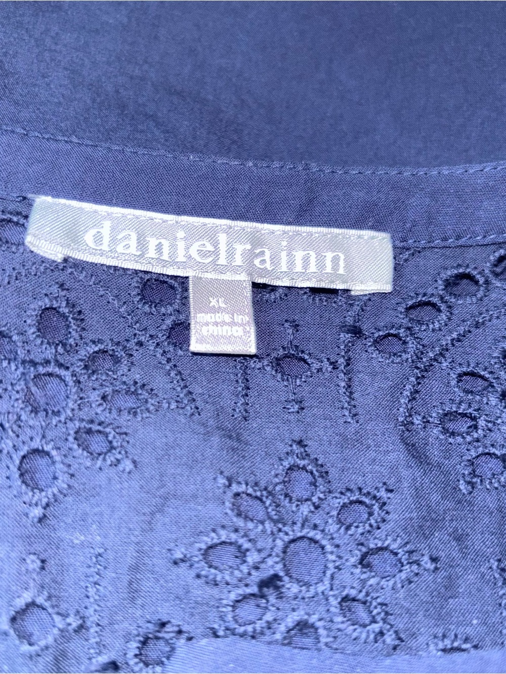 Daniel Rainn Stitch Fix Kiara Navy Eyelet Embroidered Blouse Top XL - Picture 7 of 8